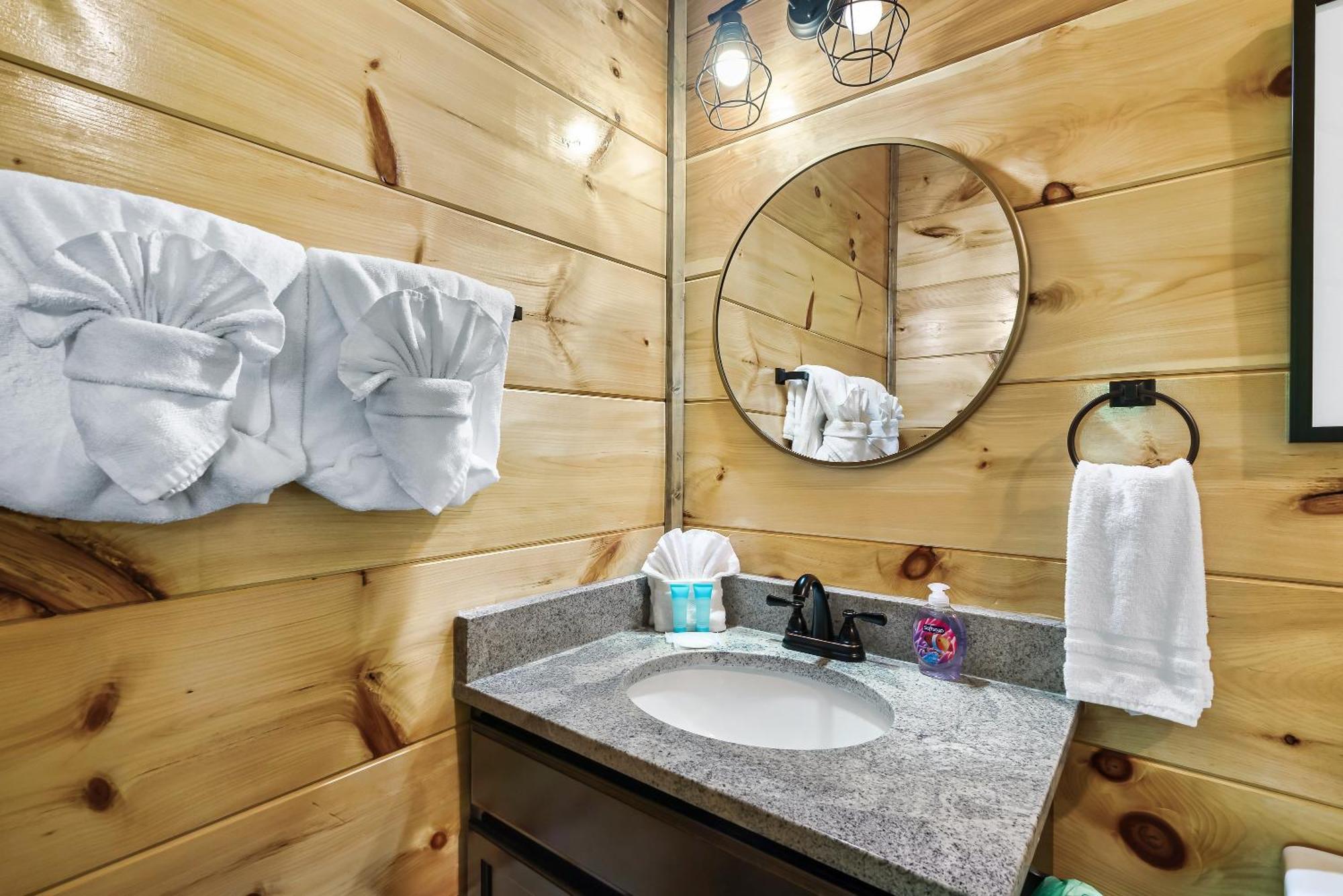 Spring Sale! Indoor Pool, Pet Stays Free, Movie, Hottub Sevierville Buitenkant foto