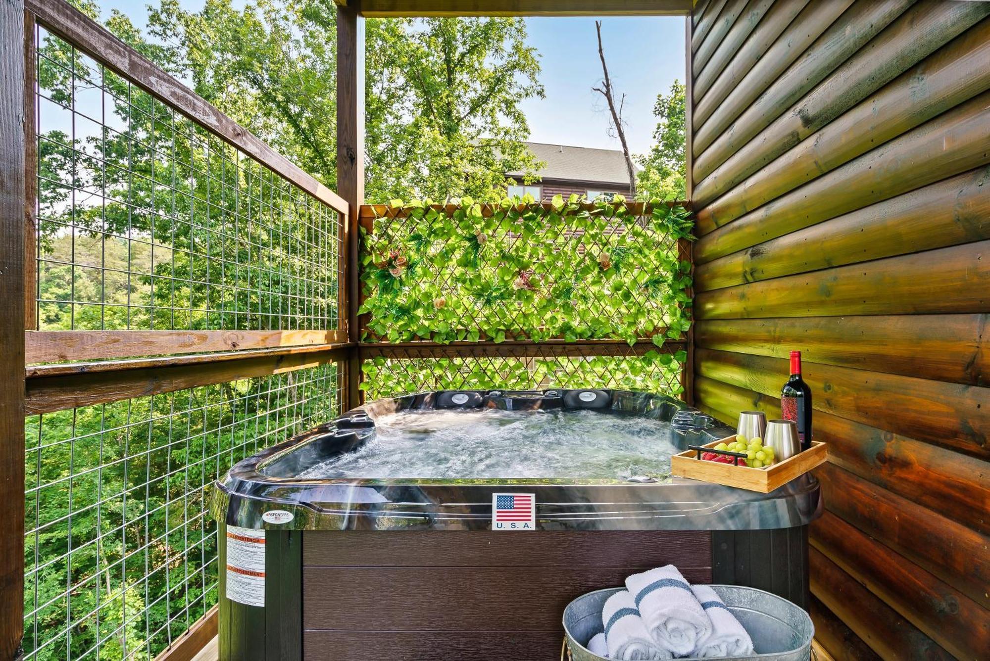 Spring Sale! Indoor Pool, Pet Stays Free, Movie, Hottub Sevierville Buitenkant foto